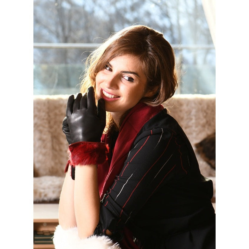 3PL Lapin Noir avec Fourrure Rouge Gucci