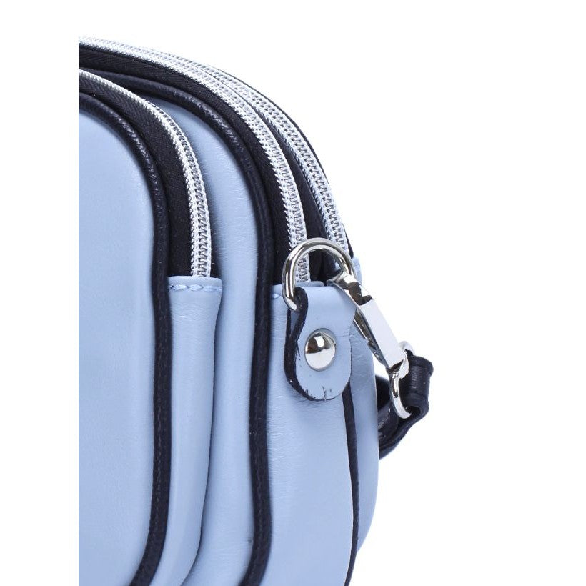 La Voyageuse – Tons de Bleu