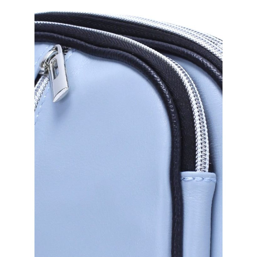 La Voyageuse – Tons de Bleu